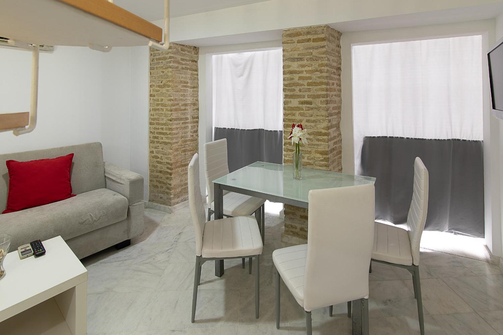 Apartment Reservaloen Mariano De Cavia Seville